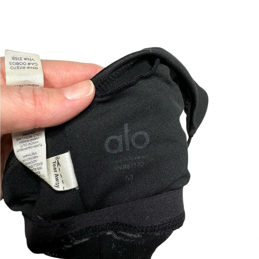 alo yoga | Lavish Bra in Black Glossy/Black Medium